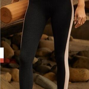 Beyond Yoga On Block High Waisted Midi Legging, Darkest Night/Chai, Like New
